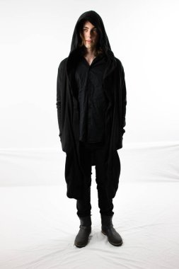 Siyah deri karanlık savaşçı avcı