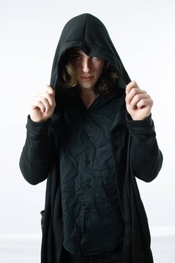 Siyah deri karanlık savaşçı avcı