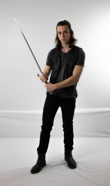 Siyah deri karanlık savaşçı avcı