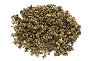 Çin yeşil çay beyaz zemin üzerine izole yığını