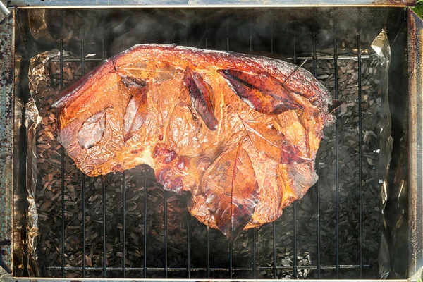 Savoureux Morceau Jambon Fumant Porc Avec Des Feuilles Laurier Dans — Photo