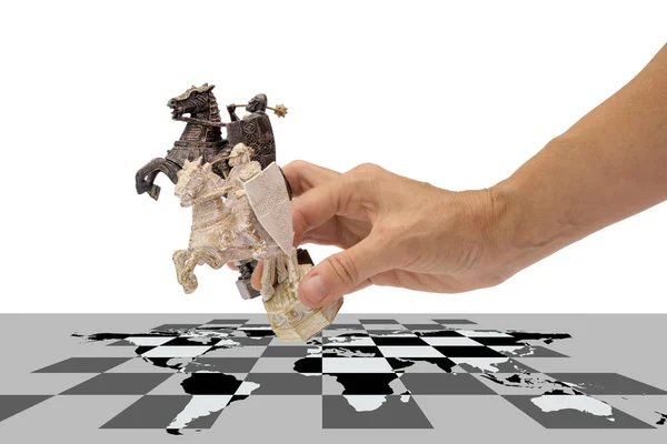 Politický Hry Koncepční Koláž Ruka Drží Dvě Šachové Figurky Koně — Stock fotografie