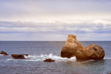 deniz kenarındaki güzel peyzaj taşları