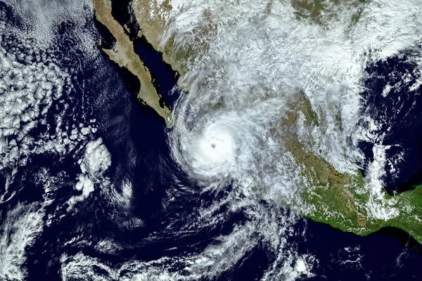 ハリケーン ウィラは Mexicos 本土上で閉じてそれとしてフォークランド Marias を渡されます Nasa から提供されたこのイメージの要素です 2018 — ストック写真