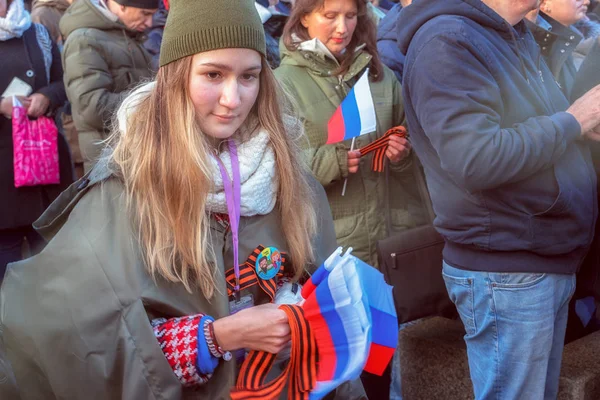 Moscou Russie Novembre 2018 Une Bénévole Donne Aux Téléspectateurs Des — Photo