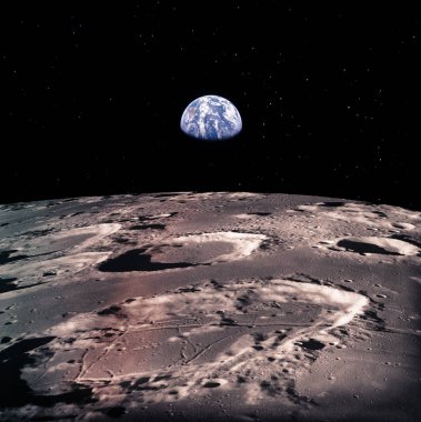 Dünya ile büyük meteor kraterleri ay ufuk üzerinde yükselir. Nasa tarafından döşenmiş bu görüntü unsurları.