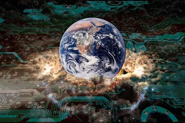 クラウド コンピューティングの世界の概念 マザーボード表面 周囲の雲と地球のコラージュします Nasa から提供されたこのイメージの要素 — ストック写真