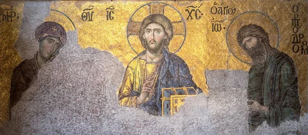 拜占庭艺术最重要的作品之一是伊斯坦布尔圣索菲亚合唱团的马赛克 宏伟的迪西斯 基督与上帝之母和浸信会约翰的形象 — 图库照片