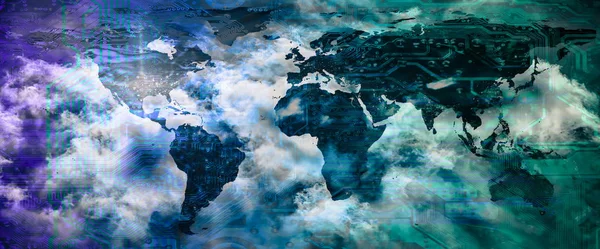 云计算 数字全球技术概念 抽象背景 带有电路板图案和云的世界地图 这张图片的元素由美国宇航局提供 — 图库照片