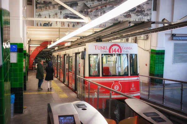 Istanbul Turkiet April 2019 Tunel Historical Underground Funicular Line Vid — Stockfoto