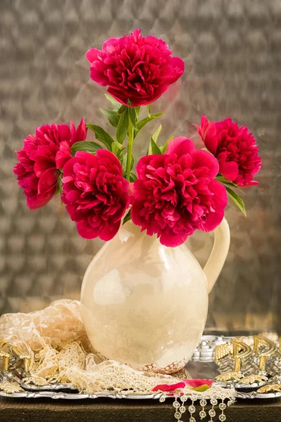 Pfingstrosenblüten Topf Stilleben Strauß — Stockfoto