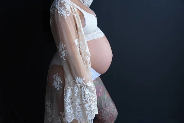 Coupkles Pregnant Wife Wearing White — Stock Photo, Image