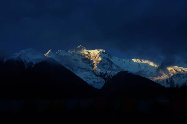 Salida Del Sol Las Montañas Nepal Abril — Foto de Stock