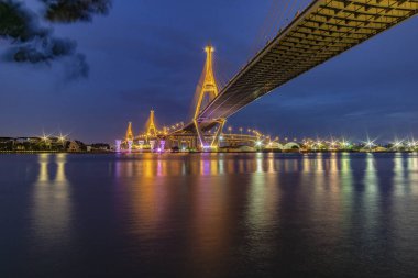 Bhumibol Köprüsü, Chao Phraya Nehri Köprüsü.