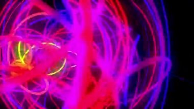 Neon hatlarının karmaşası. Bu, yön olmadan