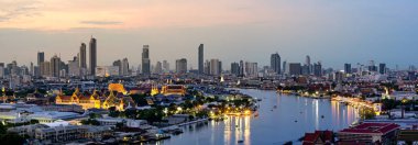 Büyük Saray 'ın başkenti Tayland' ın Chao Phraya Nehri ile çevrili Rattanakosin Adası