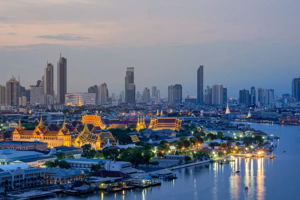 Büyük Saray 'ın başkenti Tayland' ın Chao Phraya Nehri ile çevrili Rattanakosin Adası