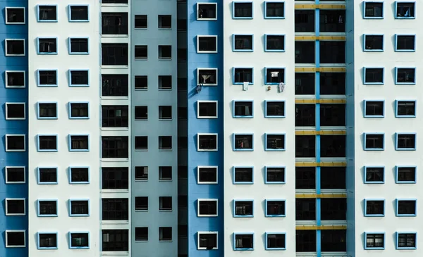 Alta densità edificio residenziale facciata vista — Foto Stock