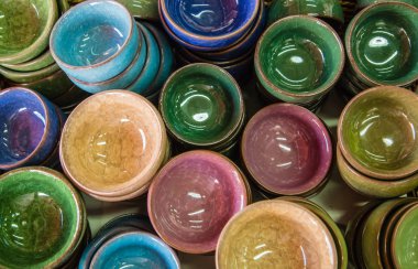 dükkan üst görünümünde geleneksel çarşı kase ekran