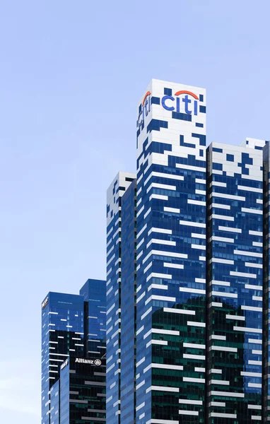 Singapore-13 apr 2019: Blick auf die Stadtbank in Marina Bay Financial Center Tower, der am Marina Bay Sands steht — Stockfoto