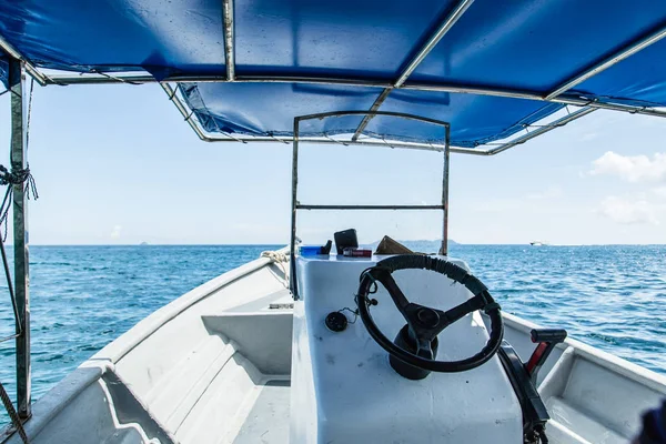 Vista al mar desde taxi de mar Posición de conducción — Foto de Stock