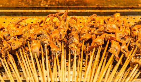 Çin tarzı Barbekü BBQ şiş çekim görünümü arka plan — Stok fotoğraf