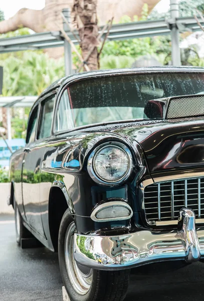 Singapore-26 SEP 2017: vintage car display in Singapore universal studios day view — Stock Photo, Image