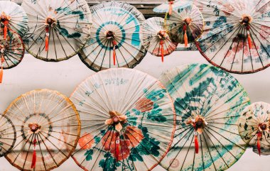 Fuzhou, Fujian eyaleti,Çin-06 Mar 2019:Fuzhou Tower Lane Kağıt Şemsiye