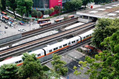 Singapur-08 Eyl 2018: Singapur mrt tren sistemi istasyonu gün havadan görünümü