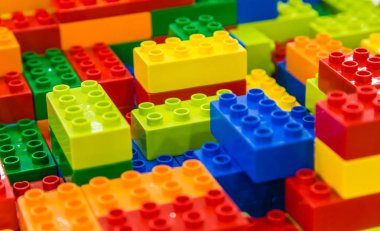 Singapur-26 Sep 2017: Renkli Lego tuğlası oyuncağı arka plan kapama ayrıntıları görünümü
