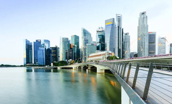 Singapore-23 Giu 2018: Singapore marina bay area CBD building skyline view — Foto Stock