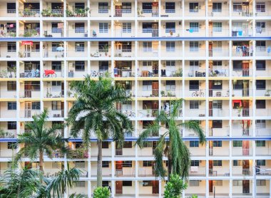 Singapur-11 Haziran 2018: Singapur yüksek yoğunluklu konut binası Hdb cephe gündüz görüntüsü