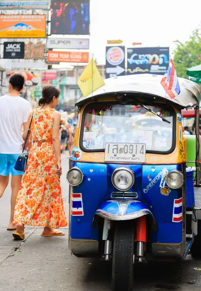 Bangkok, Thaïlande-31 MAR 2018 : Tuk Tuk taxi de Thaïlande attend un passager — Photo
