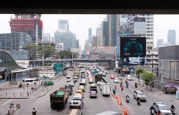 Bangkok,Thailand-01 Apr 2018: A traffic chaos in the city in Bangkok — 스톡 사진