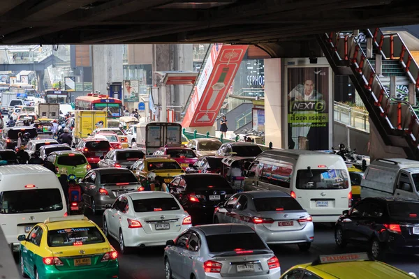 Bangkok, Thaïlande-02 avril 2018 : Vue de l'embouteillage de Bangkok le jour — Photo