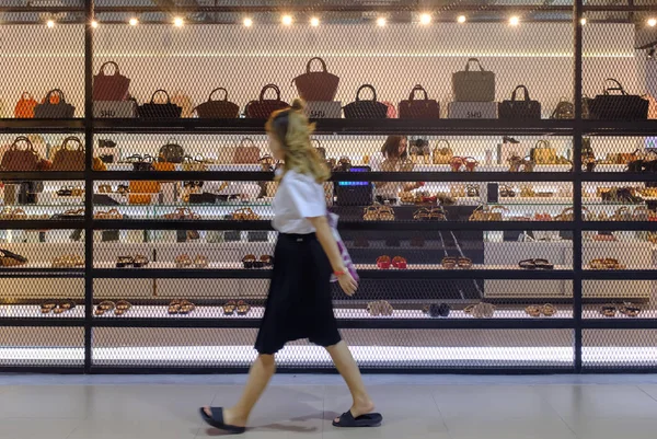 Bangkok,Thailand-02 APR 2018: Shoppers walking at shopping center, motion blur style — Stock Photo, Image