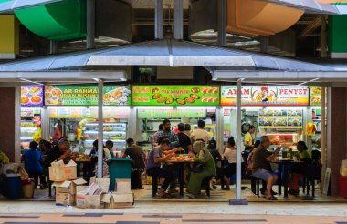 Singapur-17 Mar 2018: Singapur küçük Hint Tekka Merkezi yemek salonu cephesi