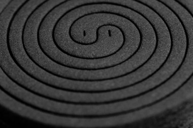 Siyah sivrisinek kovucu tütsü yakın çekim makro görünümü