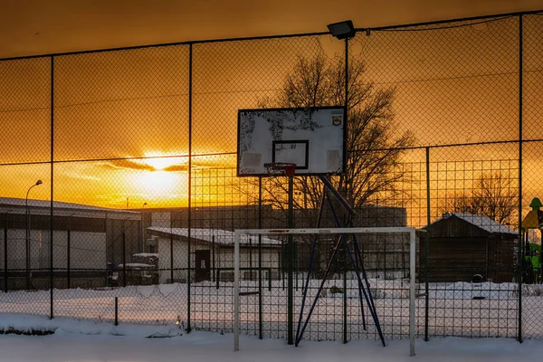 Kosárlabdapálya Hóval Borított — Stock Fotó