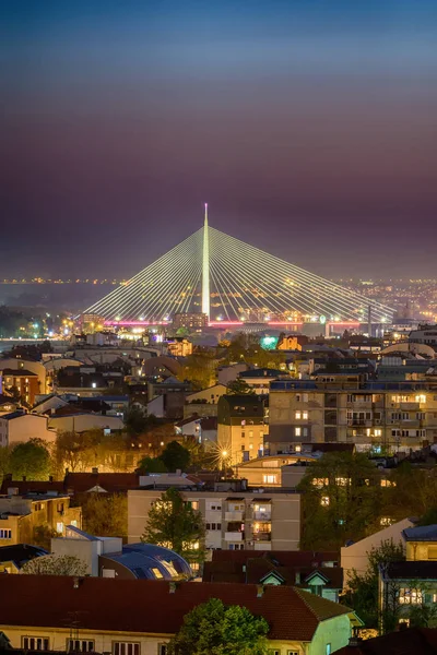 Belgrad, Sırbistan - 10 Nisan 2017: Belgrad'da Ada köprüsü