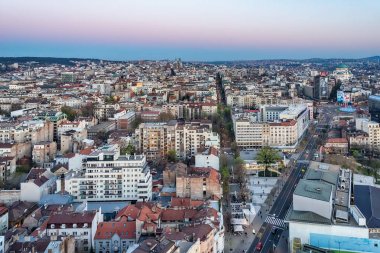 Belgrad, Sırbistan 31 Mart 2019: Belgrad Panoraması. Fotoğraf Palilula, Vracar ve Zvezdara Belgrad belediyelerini gösterir.