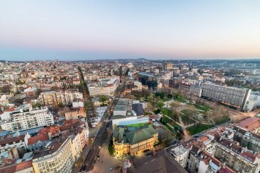 Belgrad, Sırbistan 31 Mart 2019: Belgrad Panoraması. Fotoğrafta Slavija Meydanı, Belgrad'ın Vracar belediyesi, St. Sava tapınağı, 