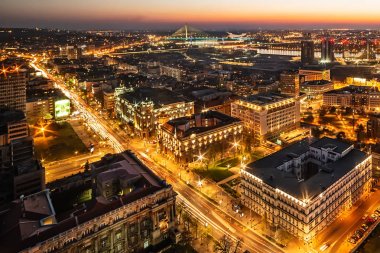 Belgrad, Sırbistan 31 Mart 2019: Gece Belgrad Panoraması. 