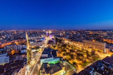 Belgrad, Sırbistan 31 Mart 2019: Gece Belgrad Panoraması. Fotoğraf Slavija Meydanı, Vracar Belgrad belediyesi, St Sava tapınağı, 