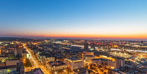 Belgrad, Sırbistan 31 Mart 2019: Gece Belgrad Panoraması. 