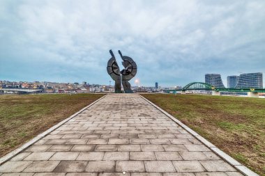 Belgrad, Sırbistan - 10 Şubat 2019: Sajmite toplama kampı. Heykeltıraş Miodrag Popoviç'in çalışmaları, kampın kurbanlarının anısına dikilen bir anıt. Yahudi kurbanlar için anıt.