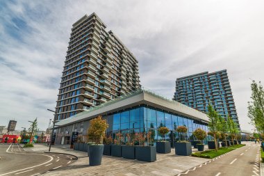 Belgrad, Sırbistan 26 Nisan 2019: Belgrad Waterfront Residences. Belgrad'da modern bina cephesi. Belgrad'da Savamala'da yeni yerleşim.
