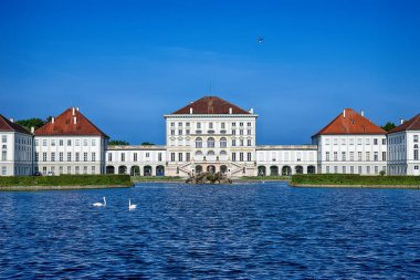 Münih, Almanya - 09 Haziran 2018: Schloss Nymphenburg, Münih, Bavyera'da bir Barok saray.