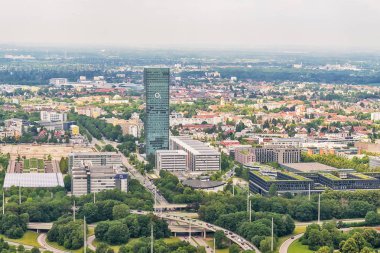 Münih, Almanya - 09 Haziran 2018: Münih'e karşı yüksek açı görünümü. Münih Panoraması, Almanya.