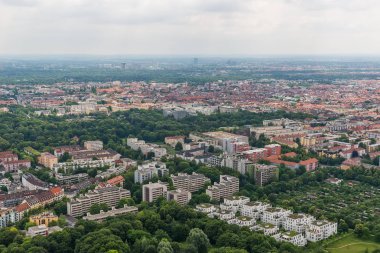 Münih, Almanya - 09 Haziran 2018: Münih'e karşı yüksek açı görünümü. Münih Panoraması, Almanya.